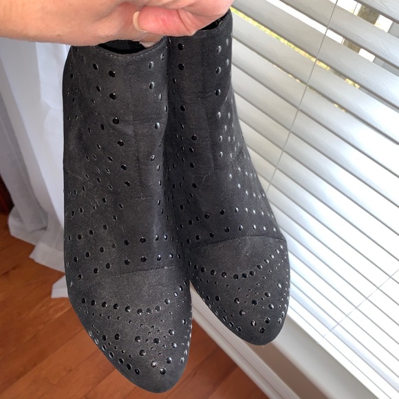 High heel black boot - Picture 2 of 4